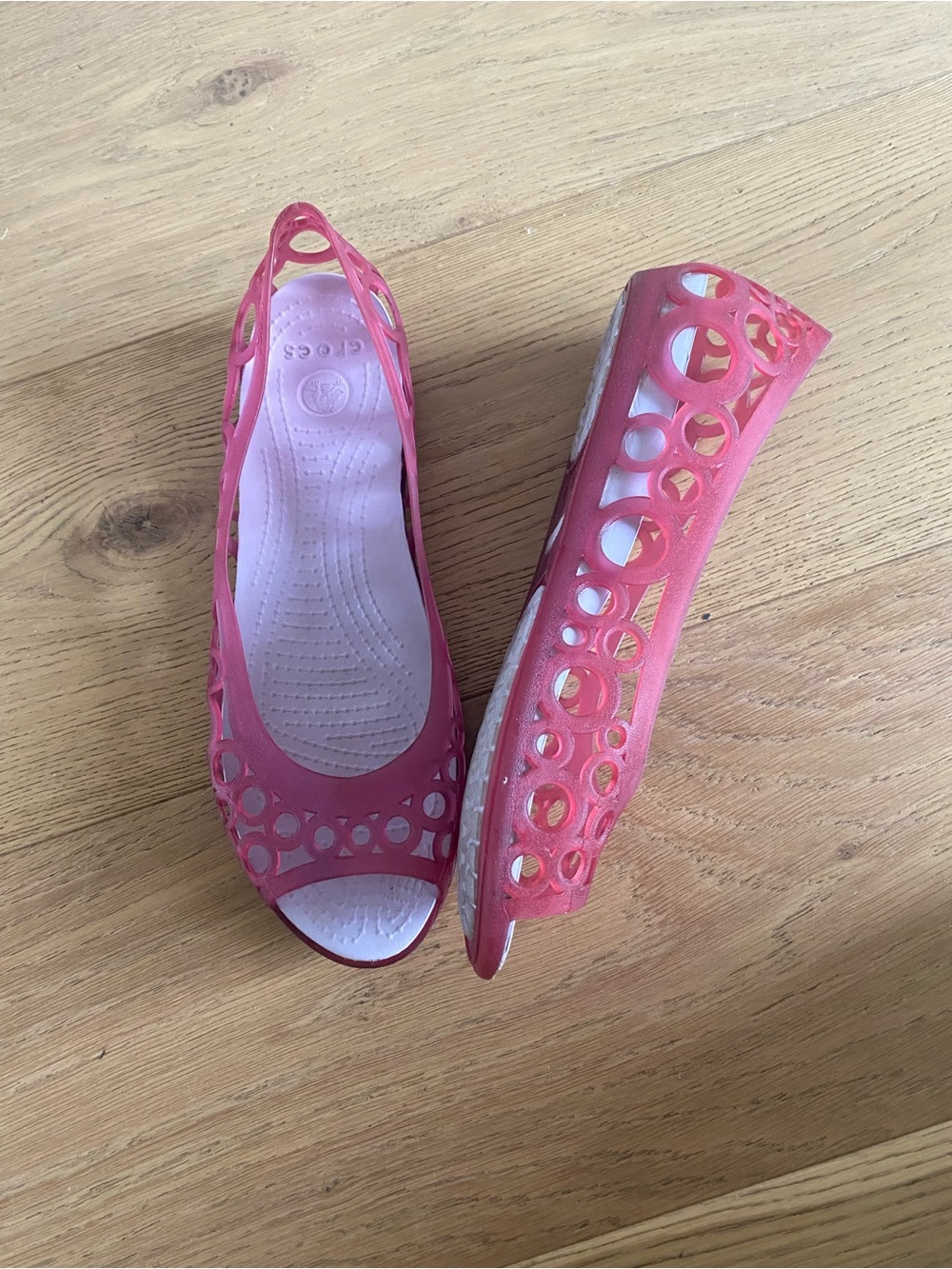 CROCS Pink Cutout Peep-Toe Slip-On Flats